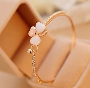 Kaanch Kii Guriiya 👑  Cute jewelry, Heart bangle bracelet