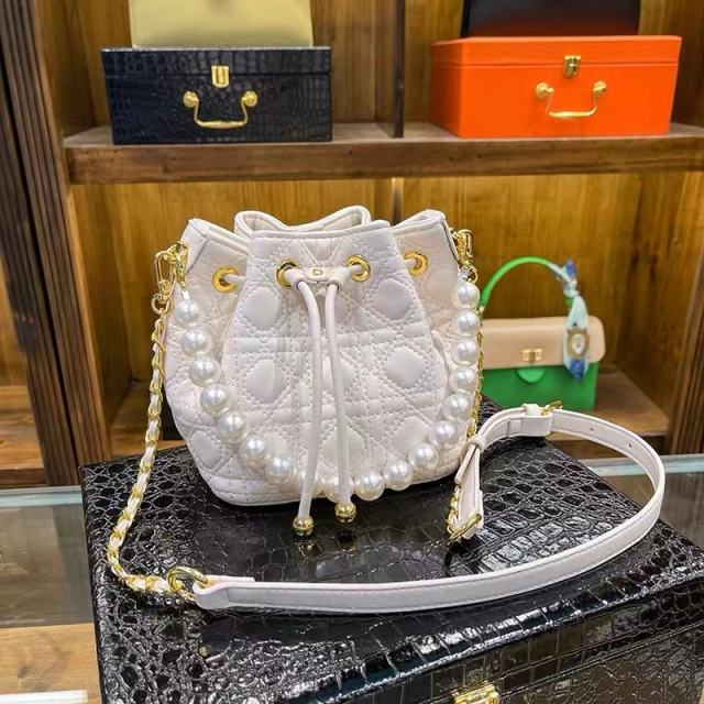 Lovely Chains Bucket Bag