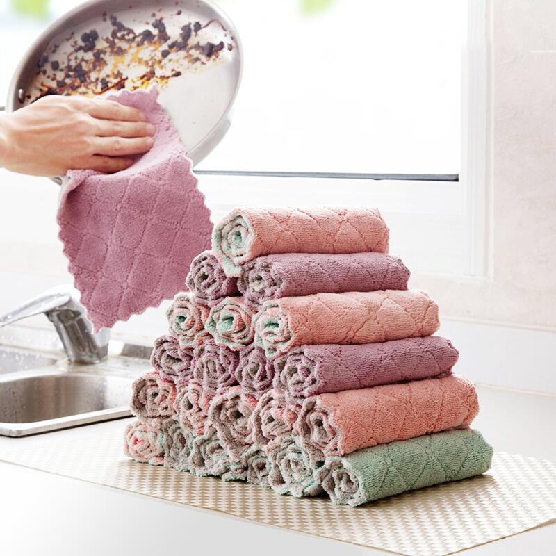 3PCS Comfortable Hanging Coral Velvet Hand Towel Super Absorbent Hand Dry Towel for Kitchen Bathroom Use Random Color Creative and Useful 3PCS Comfortable Hanging Coral Velvet Hand Towel Super Absorbent Hand Dry Towel for Kitchen Bathroom Use Random Color Creative and Useful